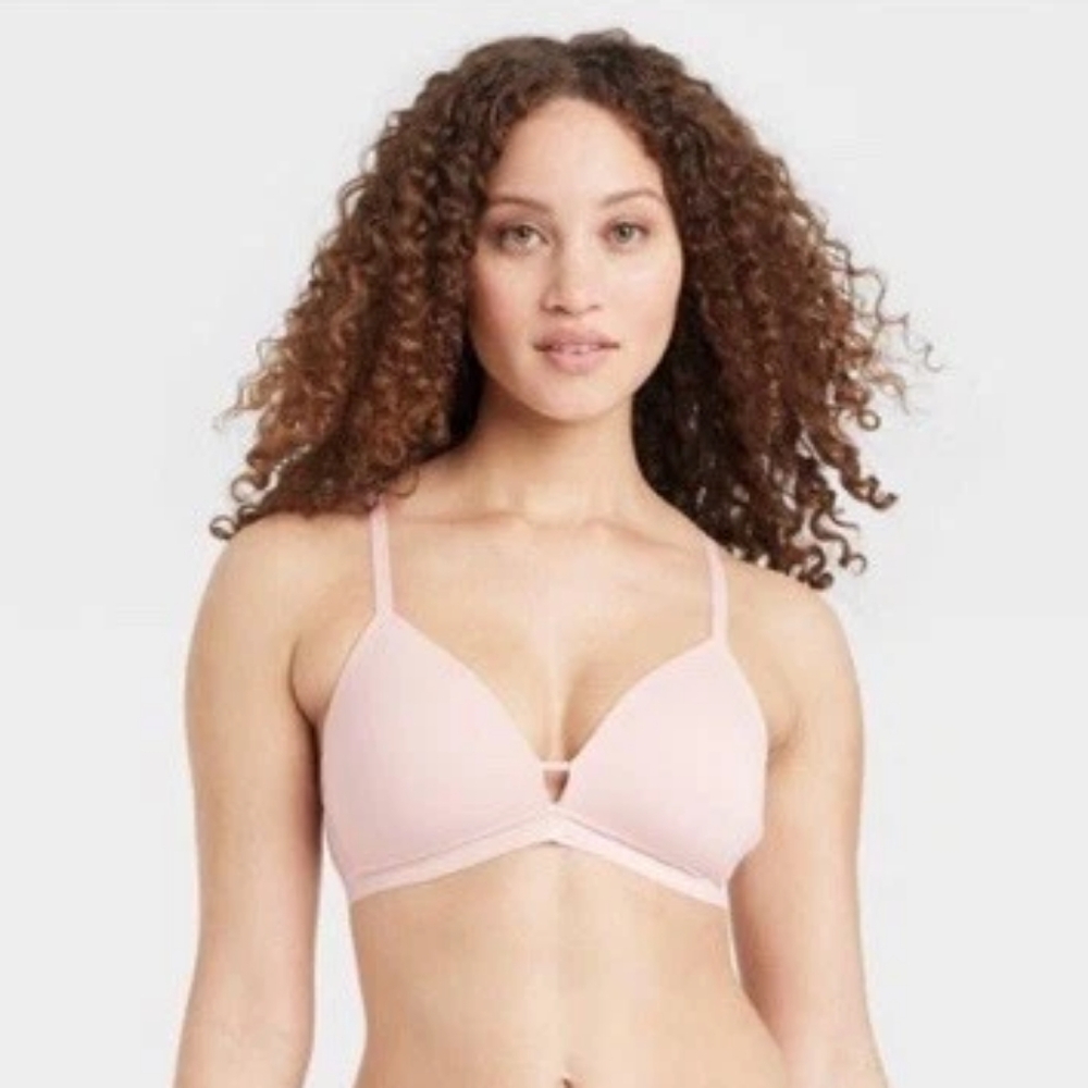 NWT Auden Light Pink The Everyday Lightly Lined WireFree Bra Size 40D.